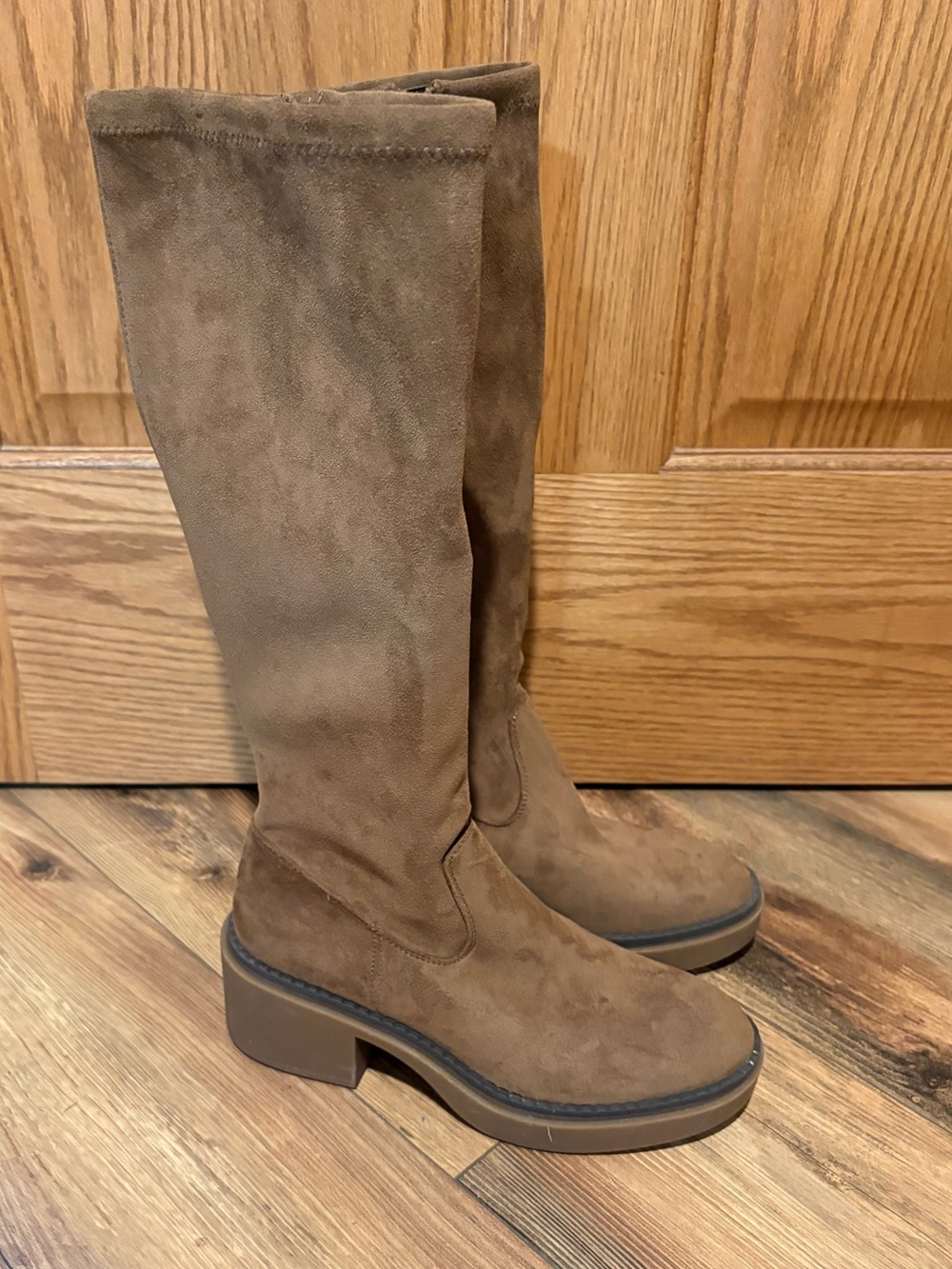 White Mountain Marcella Tall Shaft Block Heel Boots women’s size 8